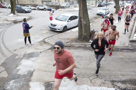 Cupid's Undie Run: Hundreds run in underwear to raise charity