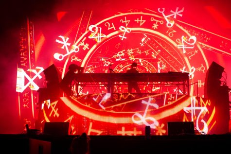 Bold red, white and black visuals came throughout Rezz’s set as the headliner at Solana x Perry’s Stage.
