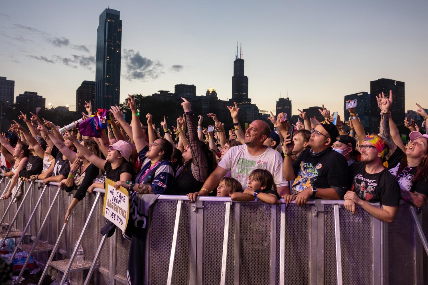 Fans dance in the rain at Lollapalooza on Day Three – The Columbia