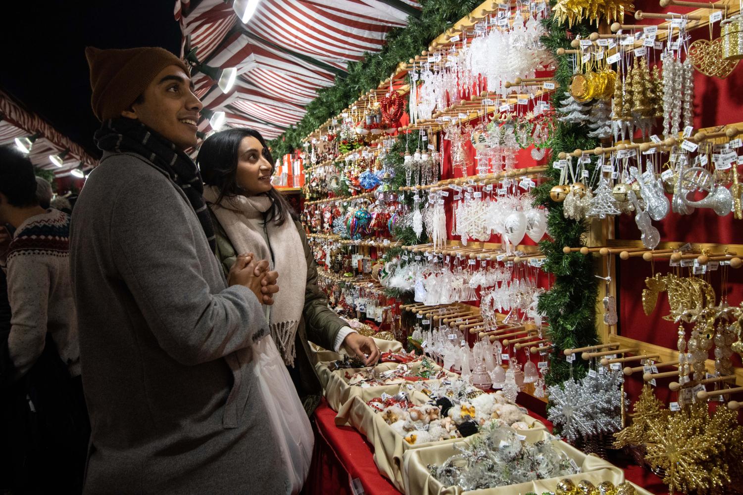 Holiday mugs and German inspired cheer fill the air at annual Chicago