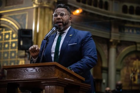 Mayoral candidate Kam Buckner spoke at a community forum to gain supporters for his bid for mayor on Jan 26. Buckner a state representative from the 26th district hopes to replace current mayor Lori Lightfoot.