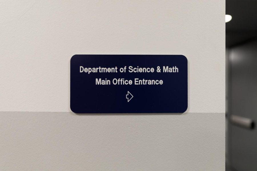 College selects new chair of Science and Mathematics Department