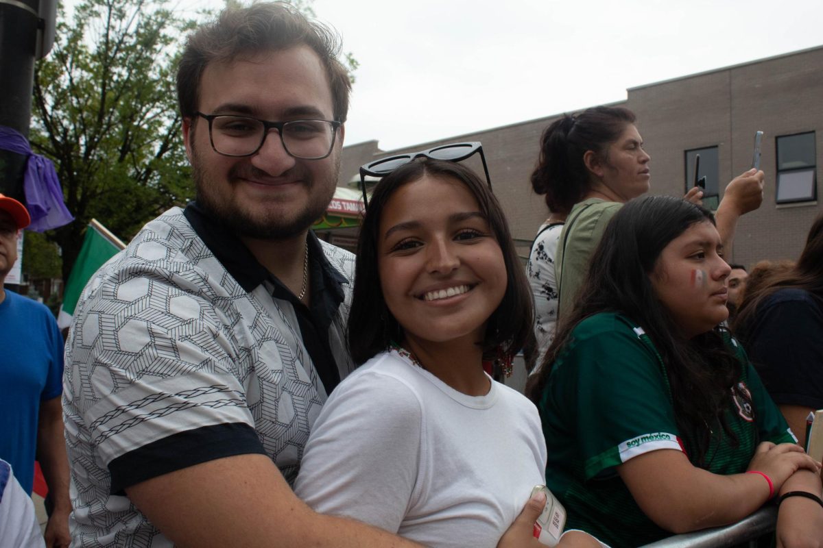 Zak Brownell acompañando a su pareja, Vanessa Becerra, en el desfile del Día de la Independencia de México. Era la primera vez que Brownell asistió a este evento, que se llevo a cabo en el 16 de septiembre. 
