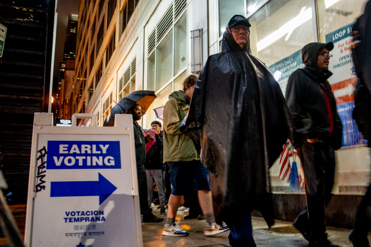 Voters walk into the temporary voting Super Site at 191 N Clark St, in Chicago on Tuesday Nov. 5, 2024