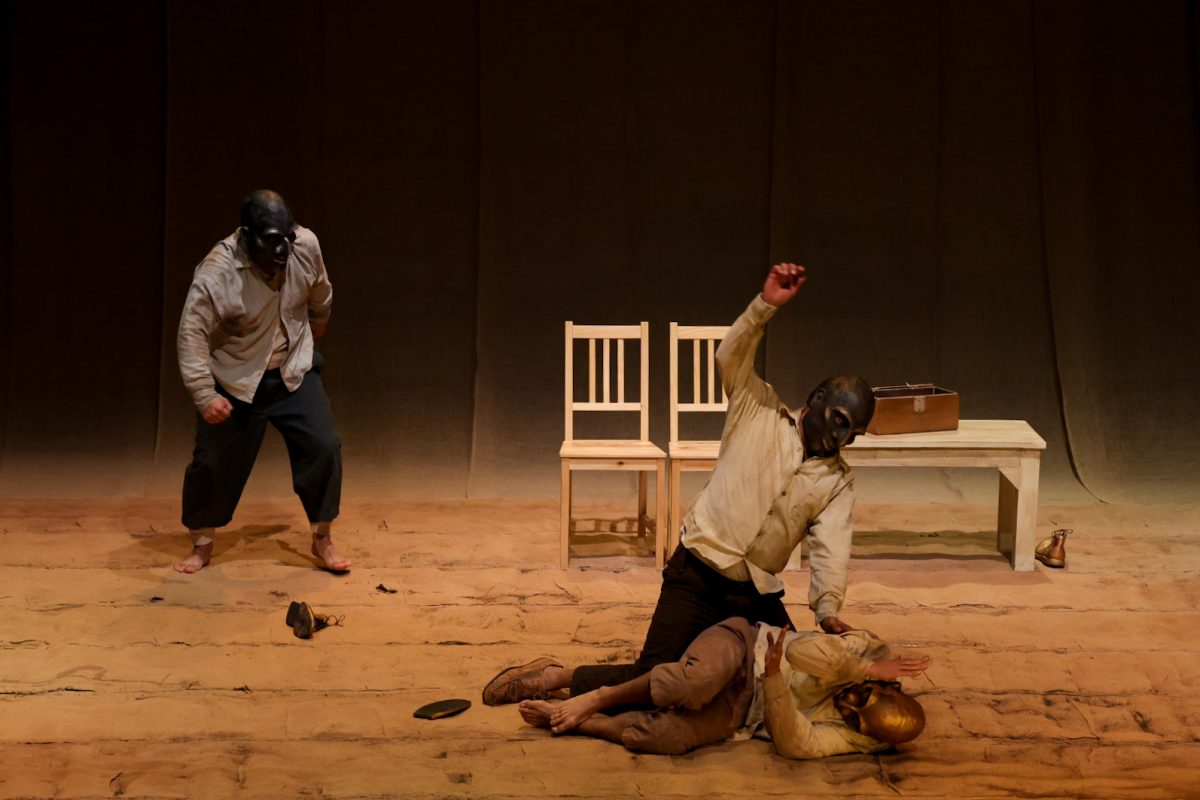 Miembros de la Compañía de Teatro Físico pusieron el corazón en su actuación de “Los Regalos”, una galardonada obra de teatro físico traída del Perú que se presentó el jueves 4 de junio de 2026 en el Centro de Danza de Columbia College Chicago.