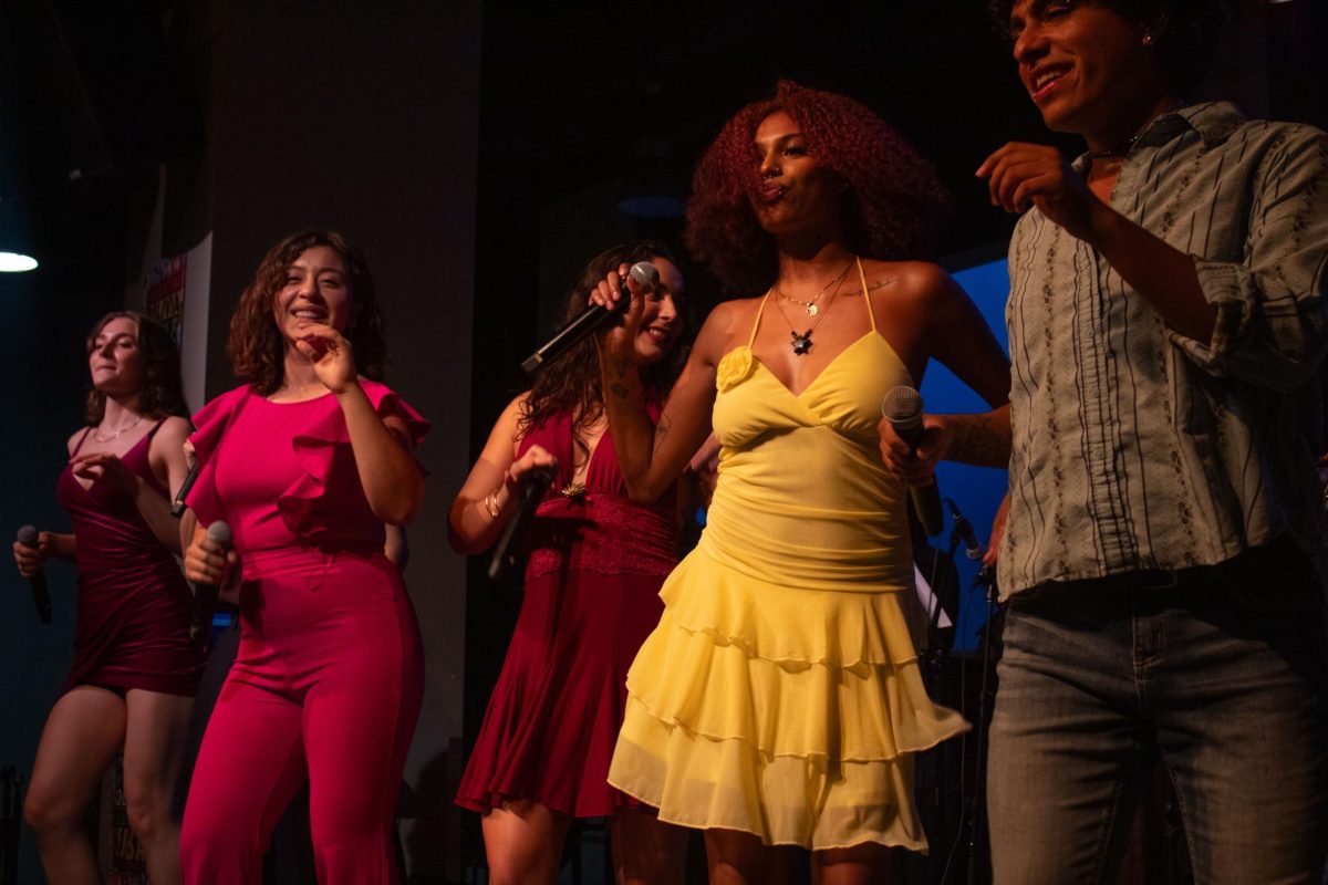 El grupo Latin Ensemble interpreta varias canciones en el escenario del Conaway Center el viernes 23 de octubre de 2026.